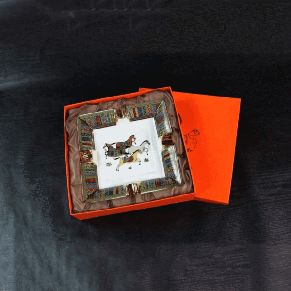 LUBINSKI Chinese Ceramic Cigar Ashtray 4 Cigar Holder Ashtray with Retro Running Horse Pattern Tray Design for Outdoor - Image 3