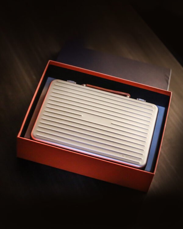 Luxury Aluminium Alloy Cigar Humidor Portable Cigar Storage Box Cedar Wood Interior Holds 20 Cigars - Image 8