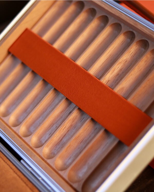 Luxury Aluminium Alloy Cigar Humidor Portable Cigar Storage Box Cedar Wood Interior Holds 20 Cigars - Image 6