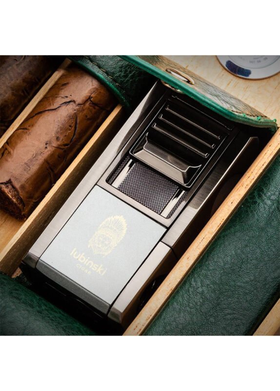 Lubinski Cigar Travel Humidor Set with 5-in-1 premium Lighter, inbulid hydrometer - Premium Black Leather, 6 Cigar Capacity, Compact and Durable for Travel - Ideal Gift for Cigar Enthusiasts