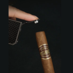 Honest Windproof Adjustable Dual Fire Straight Jet Flame Torch Lighter Metal Inflatable Cigar Lighter with Cigar Puncher - Image 4