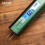 Lubinski Cigar Humidifier for Humidity Checking – Digital Display, Blue Light for Currency Note Verification, Type-C Charging Port, Cigar Holder on Top, On/Off Button - Image 2